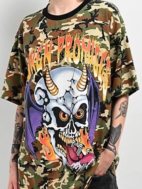 Zumiez Broken Promises Camo Skull Graphic‎ Tee XXL